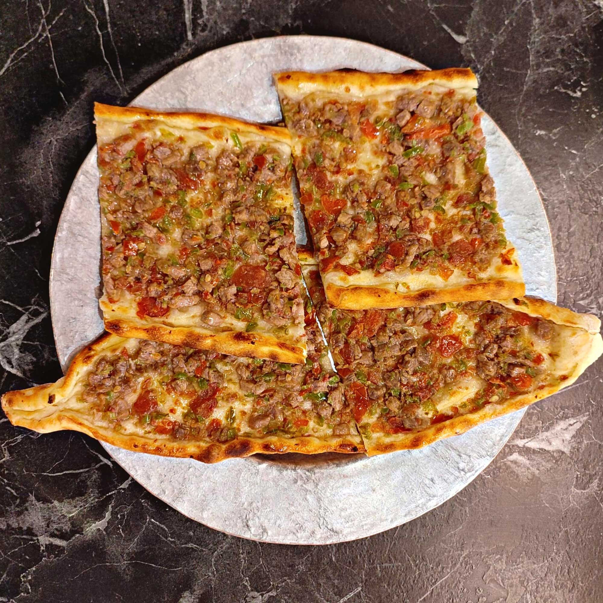 Kuşbaşılı Pide